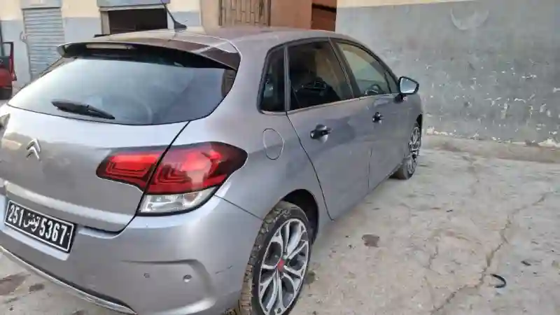 Citroen C4 Essence 2018 - Vue 4