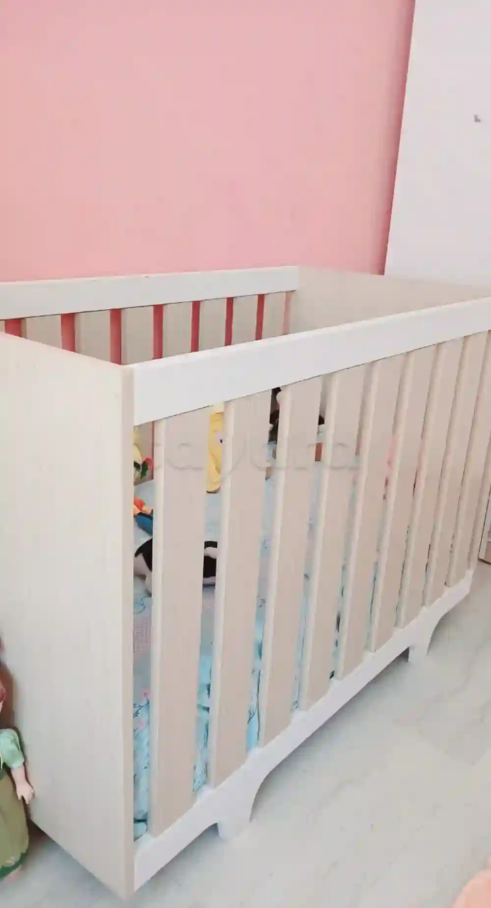 lit Bébé en Très bon État - Vue 1