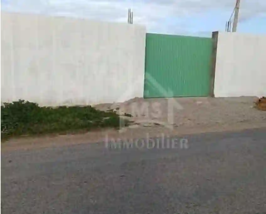 Terrain Clôturé de 580 m² à Vendre à Hammamet sud 51355351