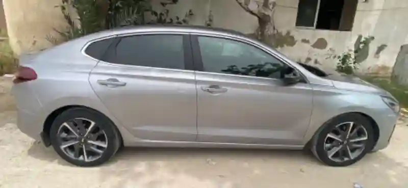 Hyundai I30 Essence 2022 - Vue 2