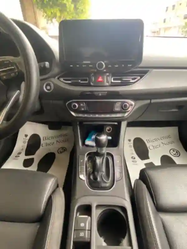 Hyundai I30 Essence 2022 - Vue 4