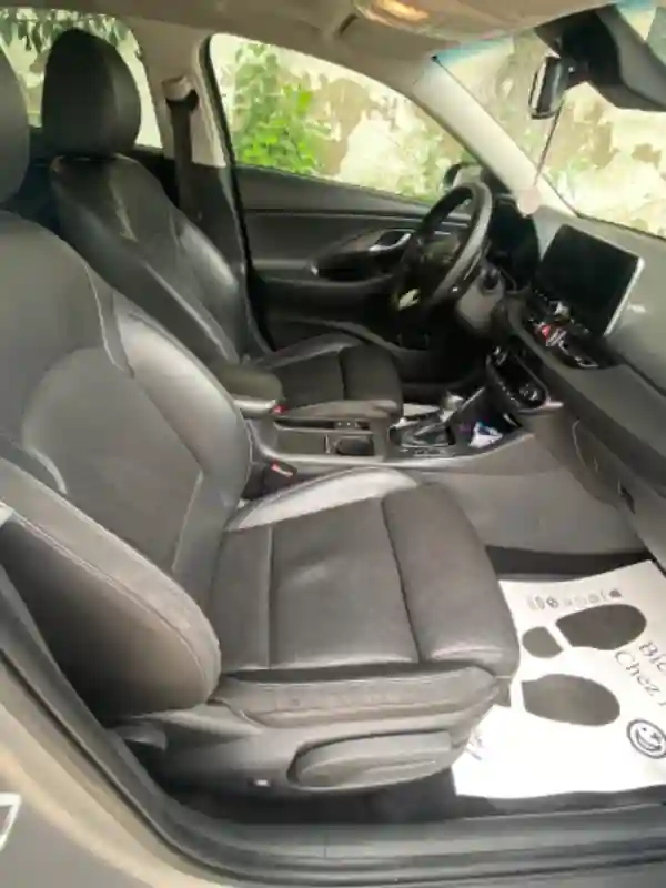 Hyundai I30 Essence 2022 - Vue 6
