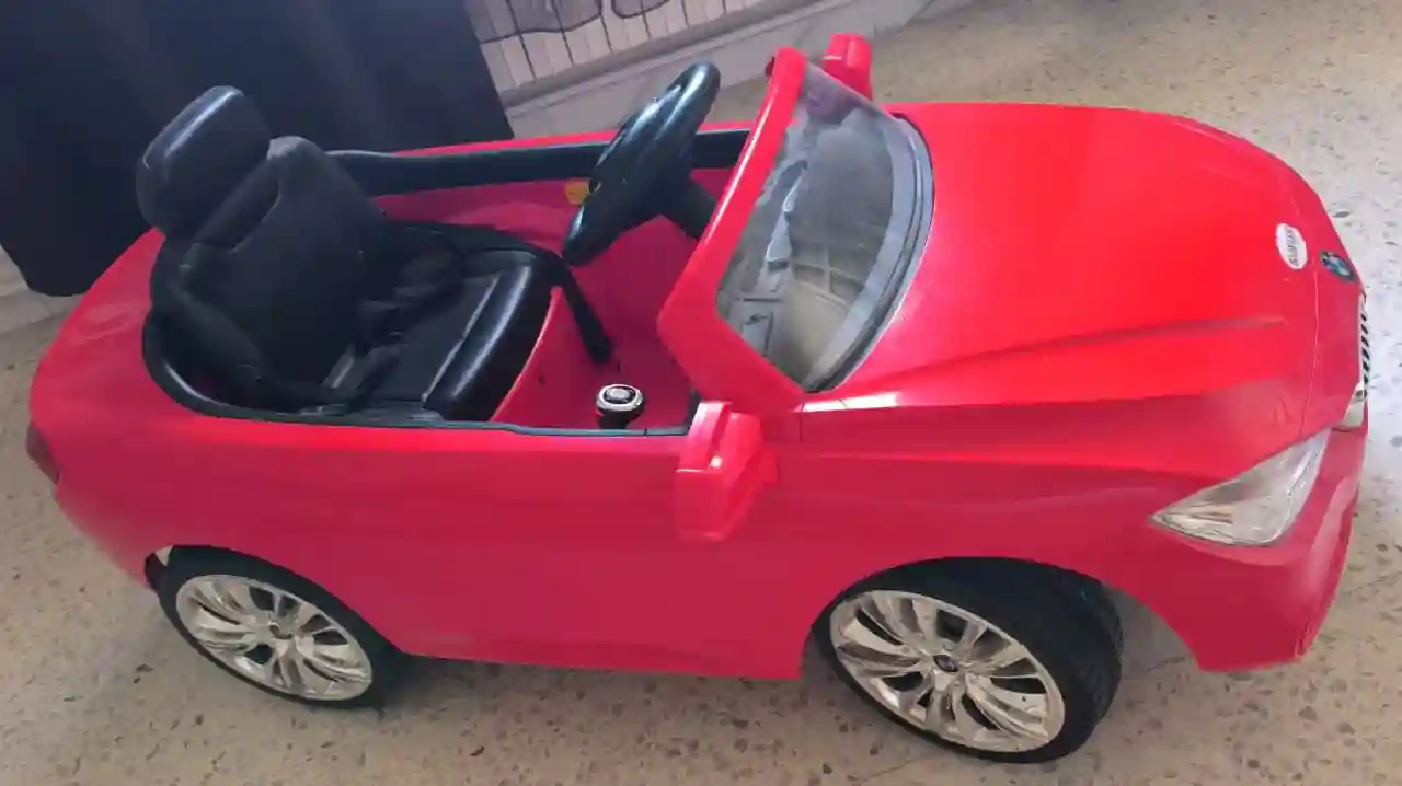 Voiture Électrique - Vue 3