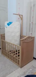 Lit Bébé (سرير أطفال) à Tiroir Avec Matelas - Très bon État