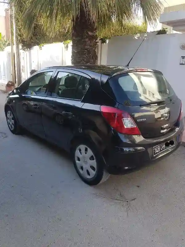 Opel Corsa Essence 2010 - Vue 5