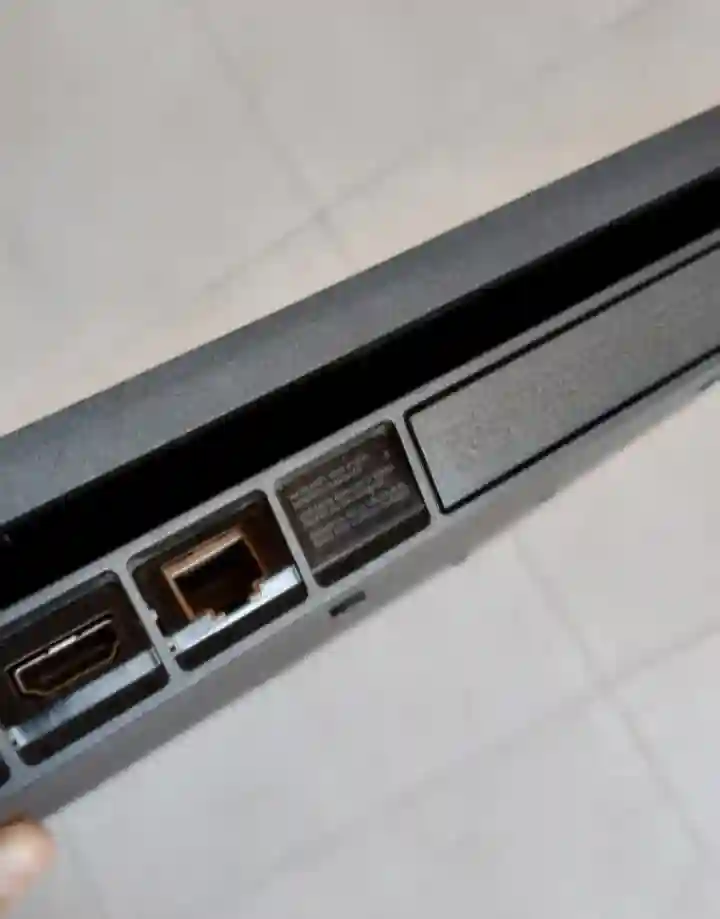 ps4 Slim 1000gb Avec Cables cds et Manette v2 - Vue 5