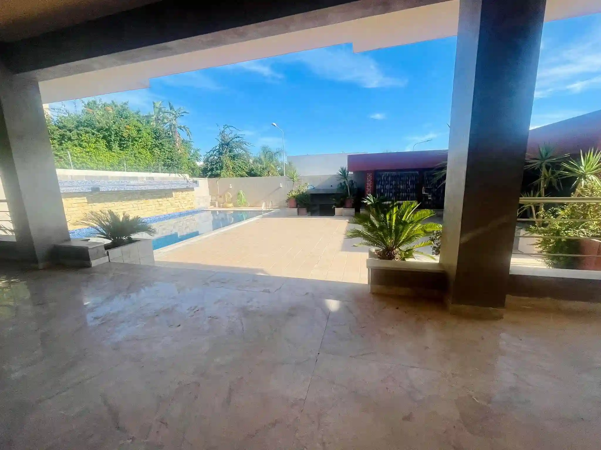 Villa Trés Haut Standing à Cite Ennasr 2 - Vue 3