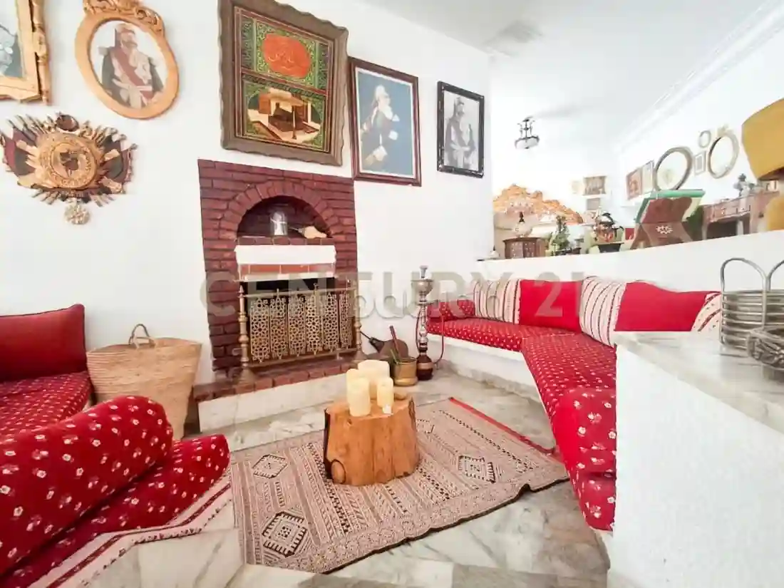 À Louer Villa Meublée en S4 à La Soukra - Vue 1