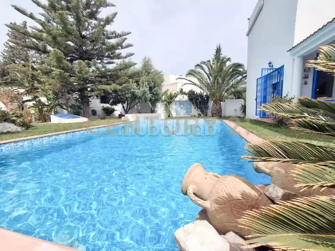 À Louer Villa Meublée en S4 à La Soukra - Vue 2