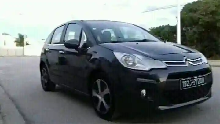 Citroen C3 Essence 2017 - Vue 2