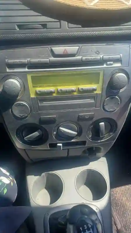 Mazda Mazda2 Diesel 2002 - Vue 4