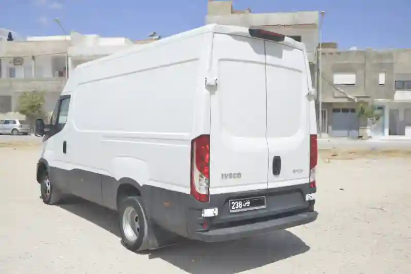 Vendre Voiture Iveco Daily Diesel 2023 - Vue 7