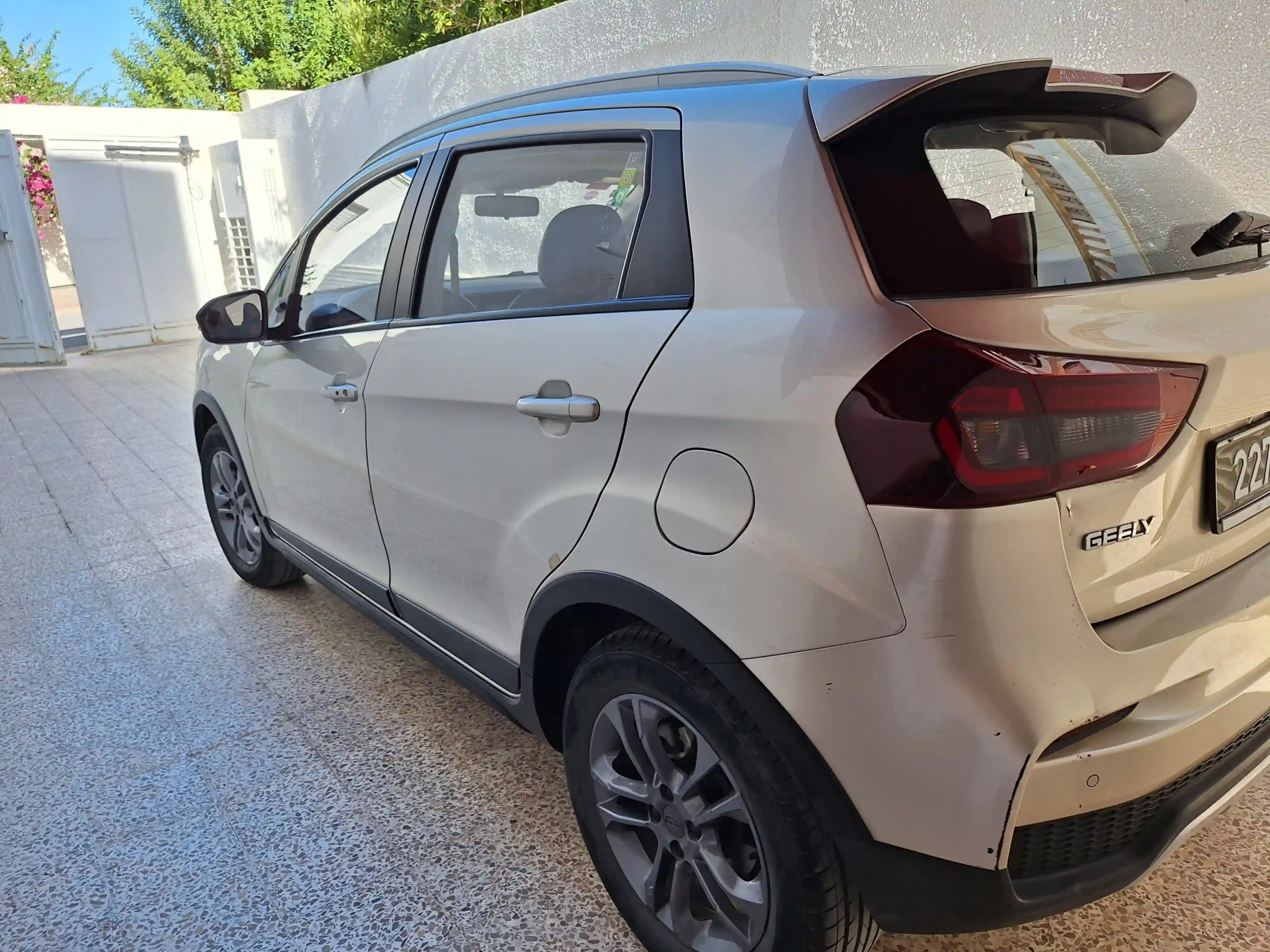 Voiture Geely Tres Propre à El Menzah 7 - Vue 2