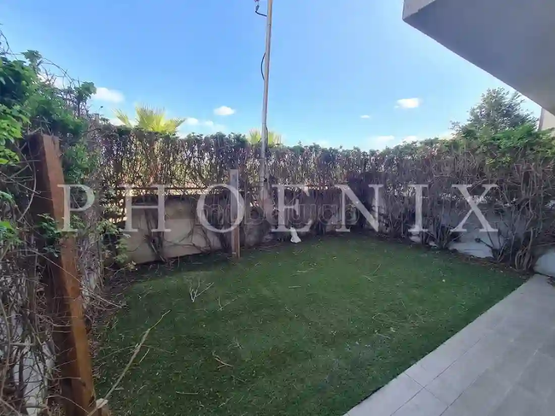Triplex S4 Moderne Avec Jardin aux JDC