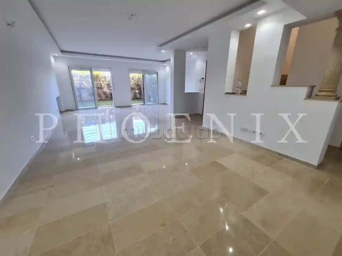 Triplex S4 Moderne Avec Jardin aux JDC - Vue 3