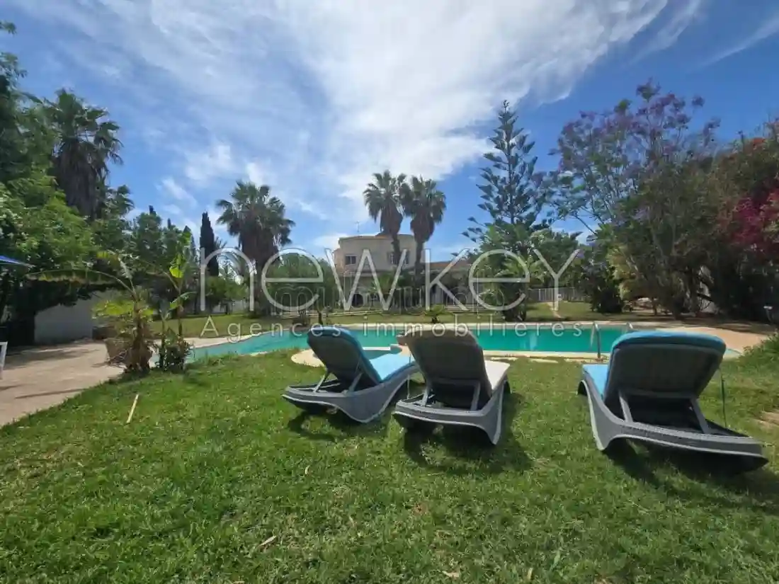 Charmante Villa de Style Provençal à Louer à La Soukra - Vue 3