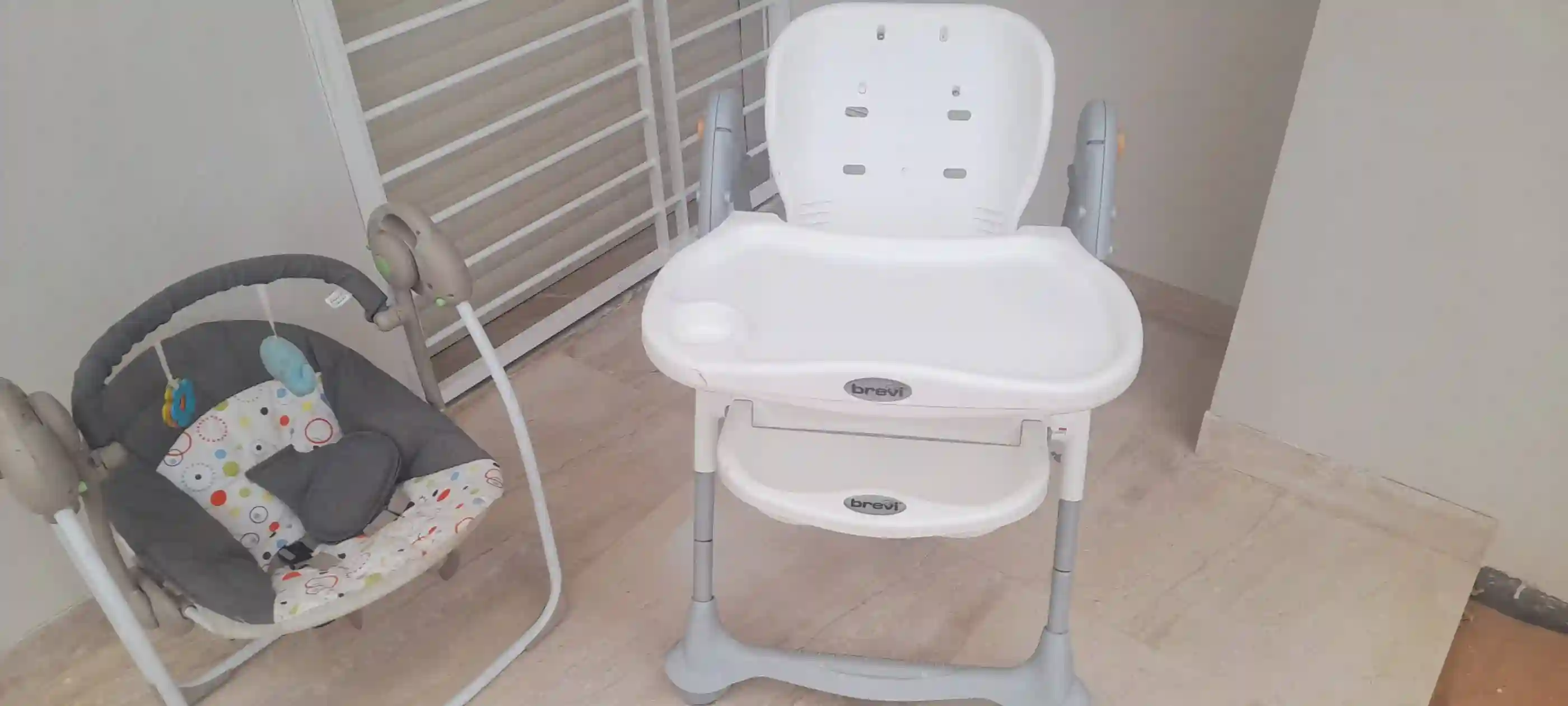 Chaise Bébé et Balançoire - Vue 3