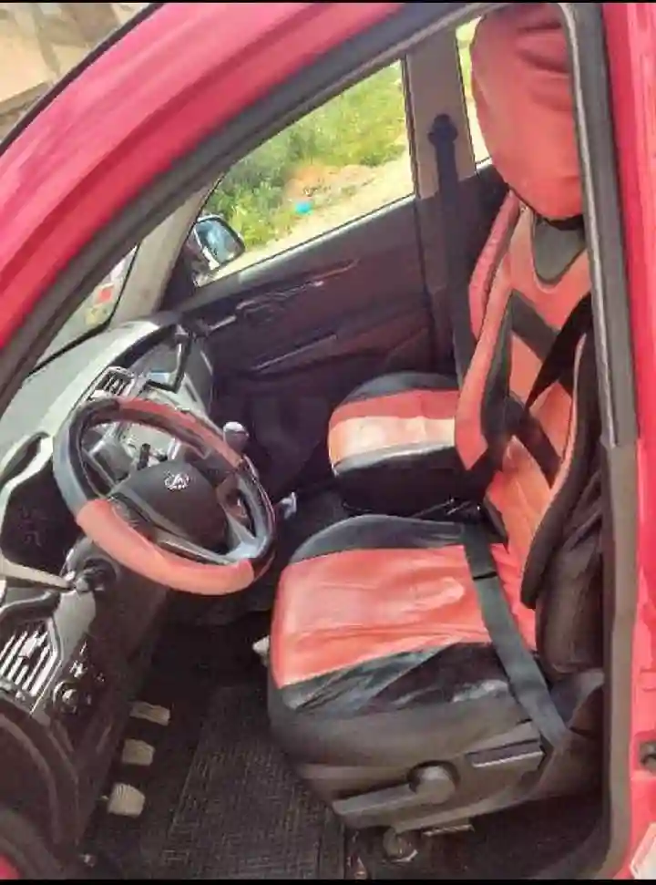 Mahindra k8 Très bon État à Borj Cedria - Vue 3