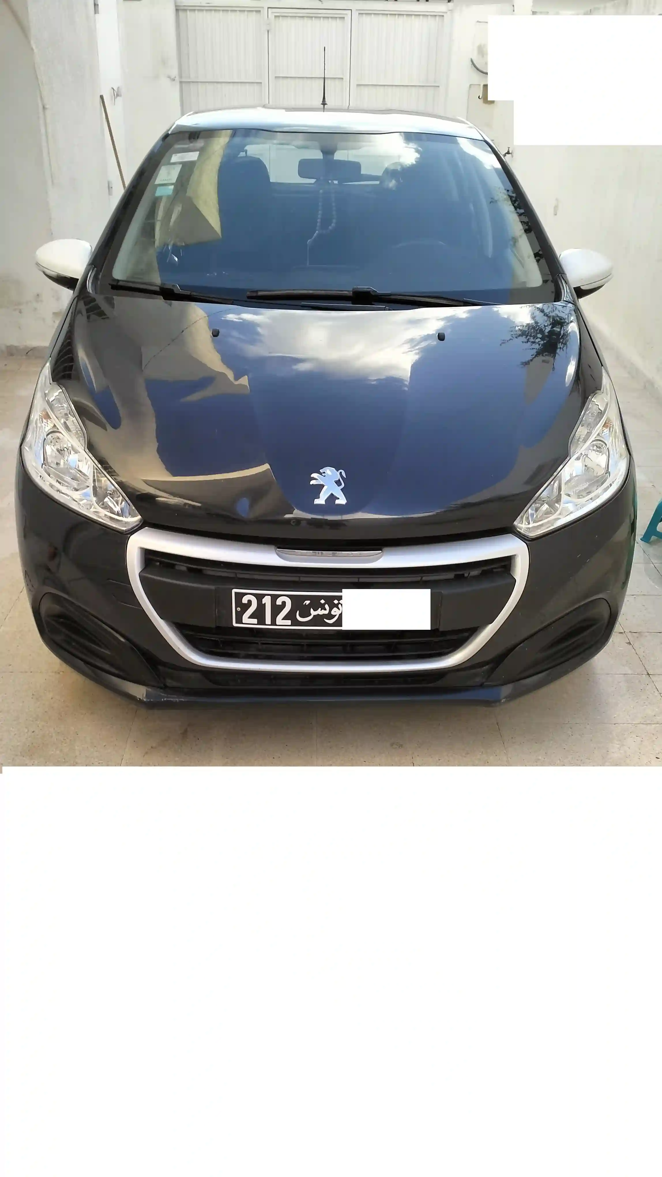 Voiture Peugeot 208 1er Main Année 2019 à Cite El Ghazala 1 - Vue 2