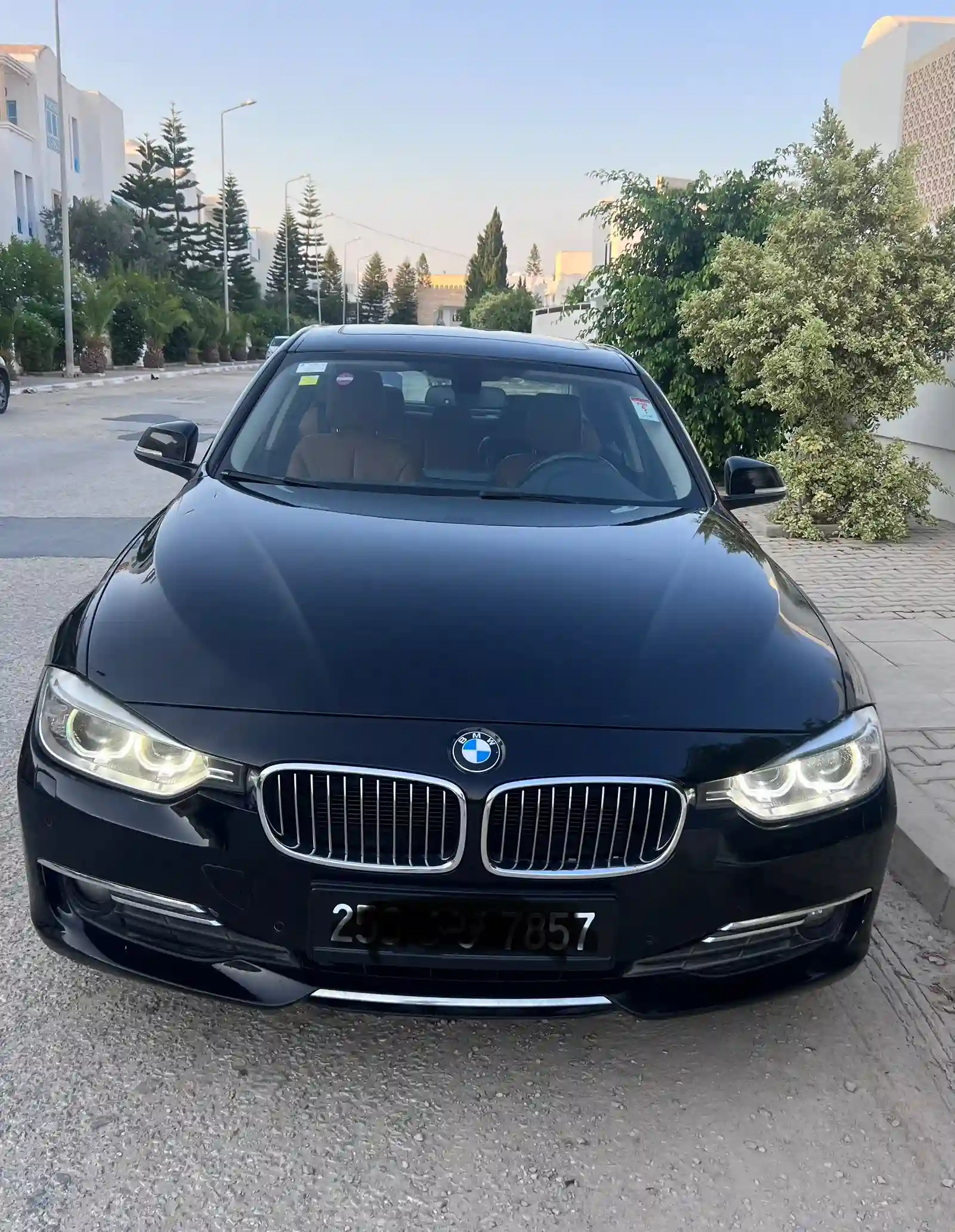 Bmw 316 Pack Luxury Avec Options Pack m à Cite Ennasr 1 - Vue 2