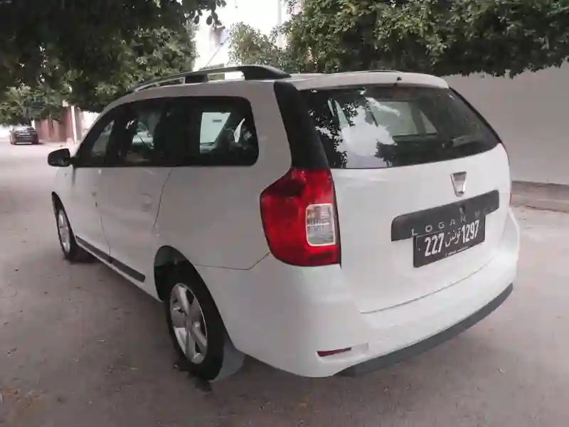 Dacia Logan MCV Première Main EN Excellent État - Vue 8