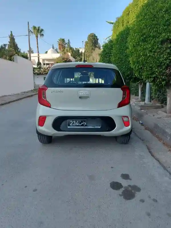 Kia Picanto Essence 2023 - Vue 4