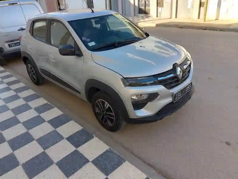 Renault Clio Essence 2023 - Vue 1
