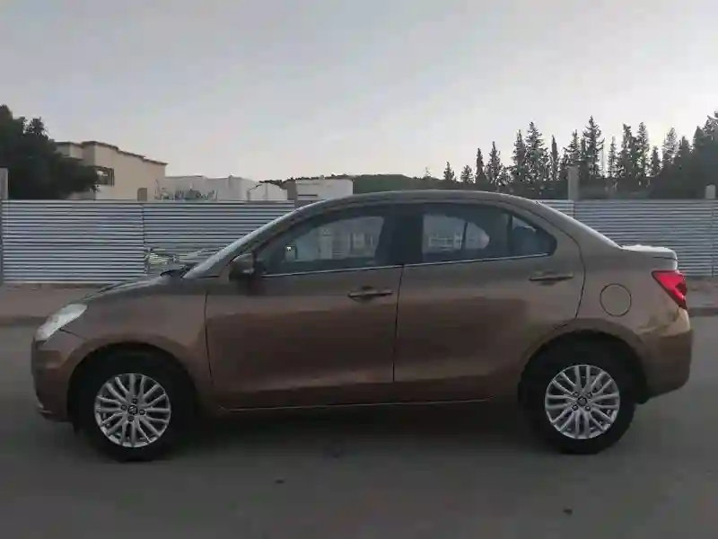 Suzuki Dzair GLX Première Année Très Propre - Vue 2