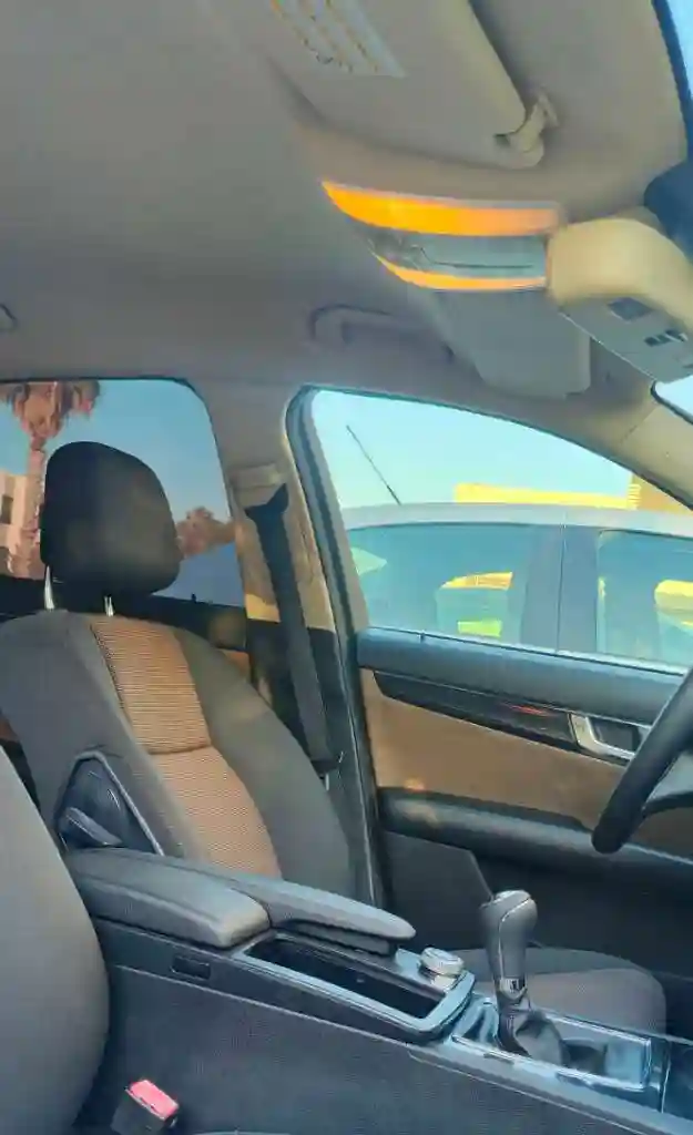 🚘 Mercedes c 180 Kompressor - Vue 1