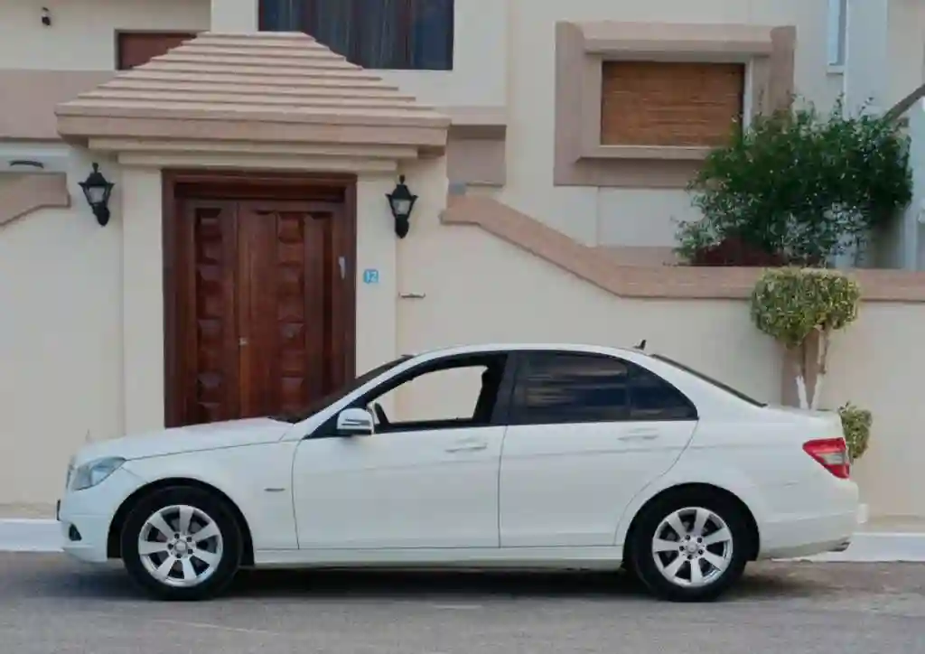 🚘 Mercedes c 180 Kompressor - Vue 5