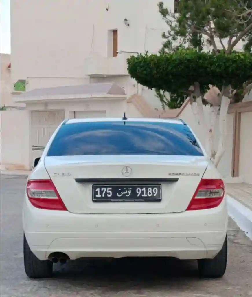 🚘 Mercedes c 180 Kompressor - Vue 9