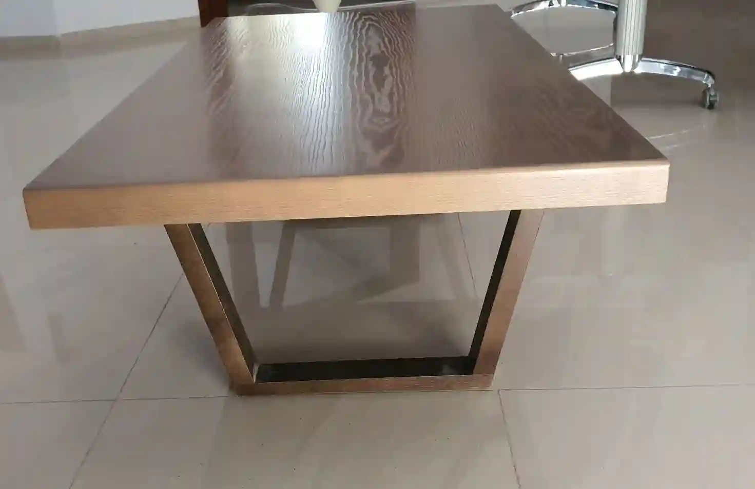 Table Basse et Meubles Bois Massif Divers à Ariana Ville - Vue 2