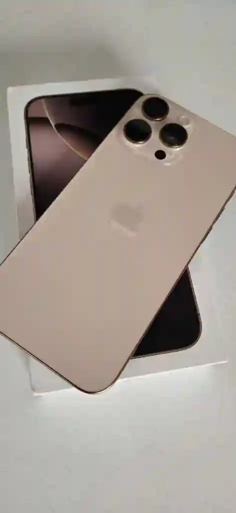Iphone 16 pro max Titane Sable - Vue 2