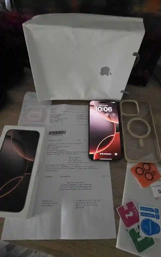 Iphone 16 pro max Titane Sable - Vue 4