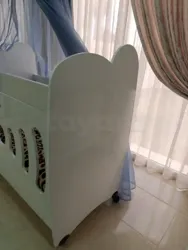 Lit Bébé Presque Neuve Avec Matelas