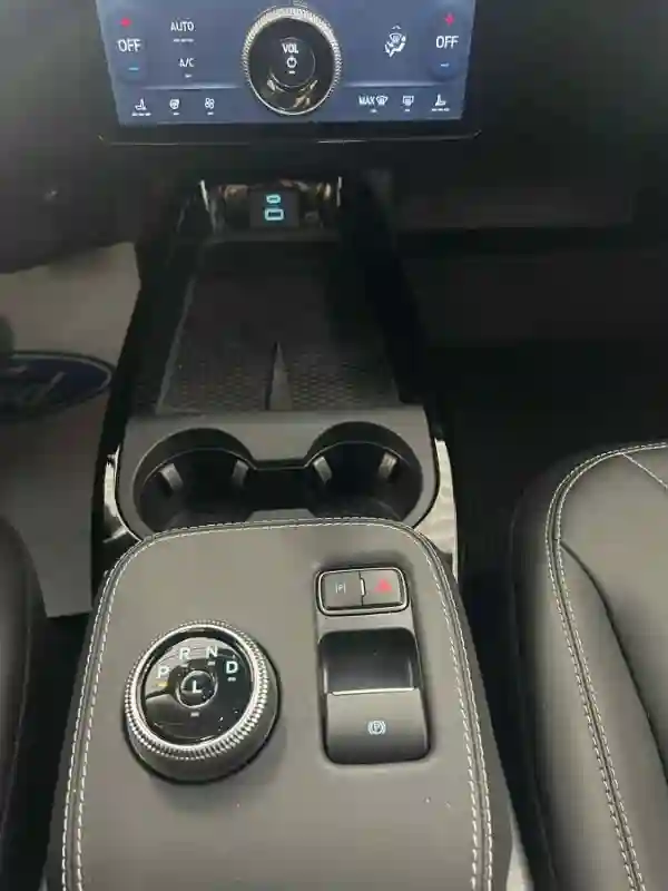 Ford Mustang Electrique 2023 - Vue 5