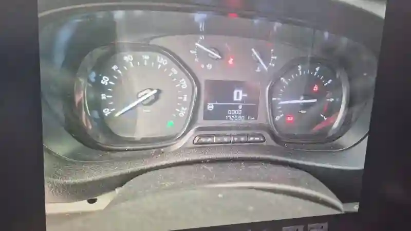 Peugeot Expert Diesel 2021 - Vue 4