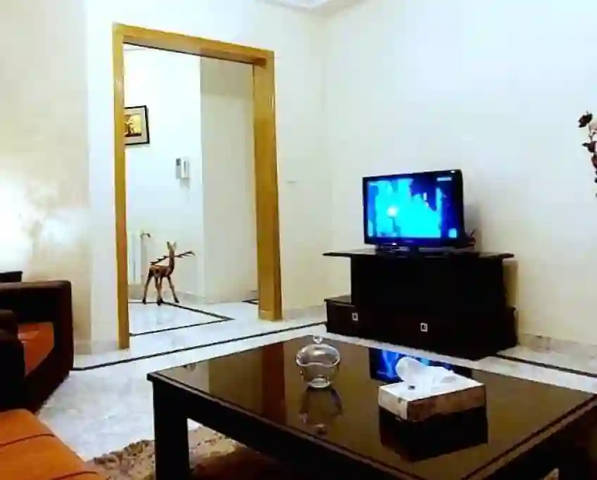 Agréable apt s1 Meublé Ennasr2 Pour Étranger