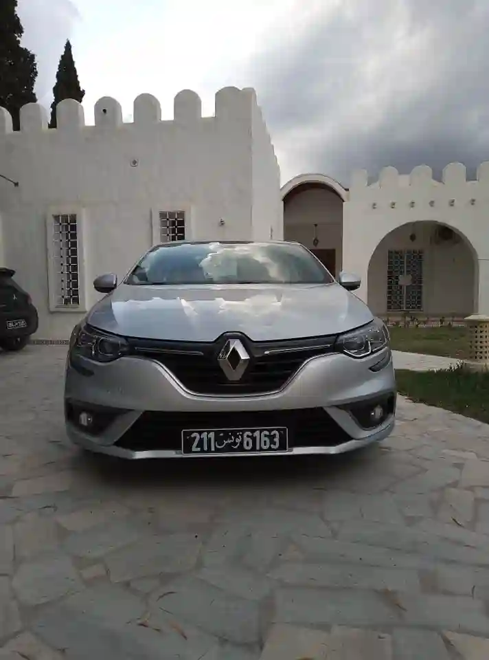Megane Sedan 1er Main à Grombalia - Vue 2