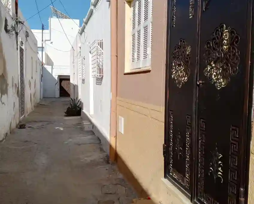 Une Maison Propre en Plein Centre Ville Ksar Hellal - Vue 2