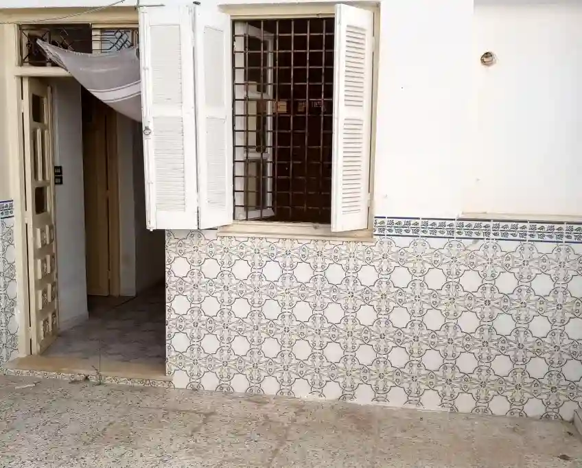 Une Maison Propre en Plein Centre Ville Ksar Hellal - Vue 5