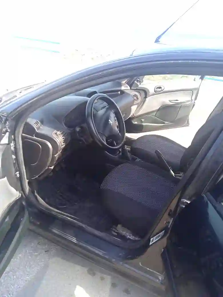 Peugeot 206 à Ben Arous