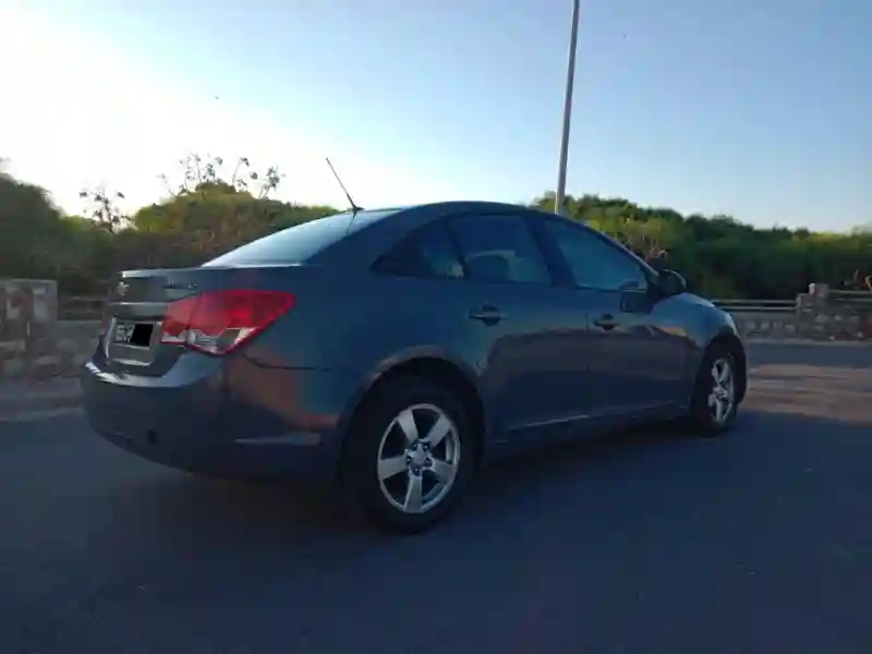 Chevrolet Cruze Essence 2017 - Vue 2