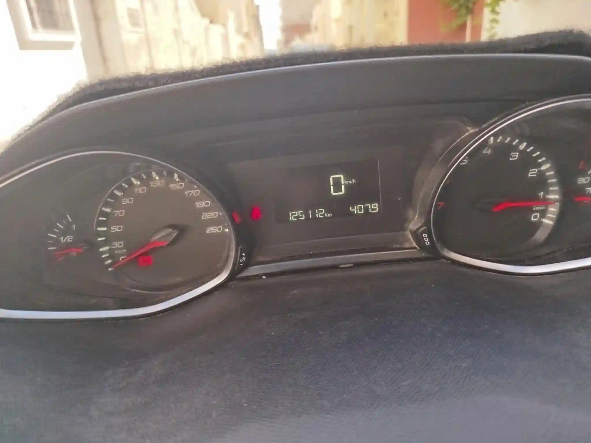 Une Belle Voiture à Akouda - Vue 2