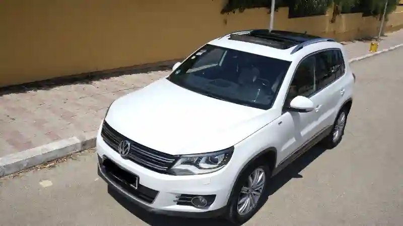 VW Tiguan 4x4 20 TDI Boîte Auto Très Bon État - Vue 2