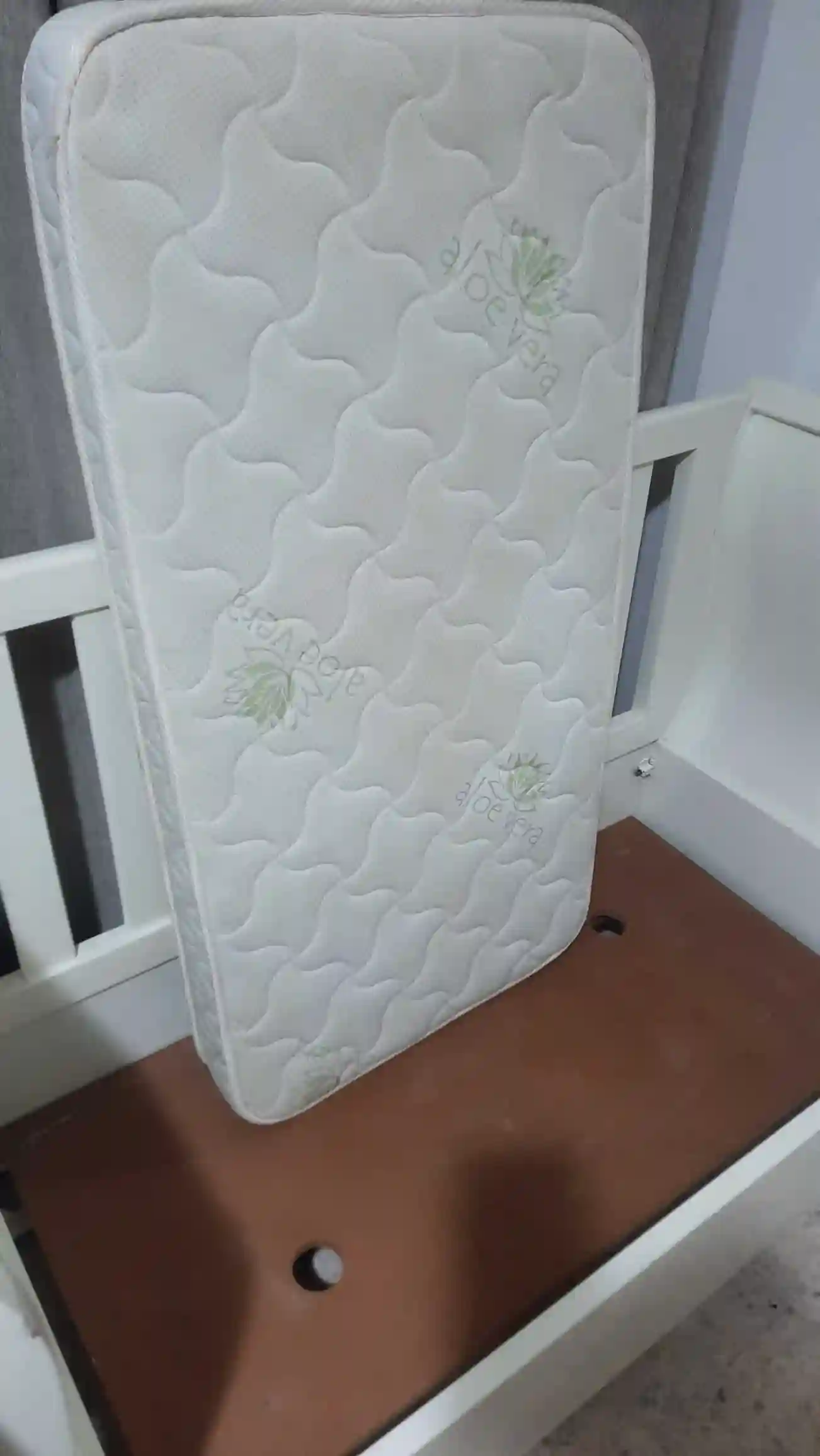 Lit Bébé 0-4 ans + Matelas Orthopédique Sans Ressort - Vue 1