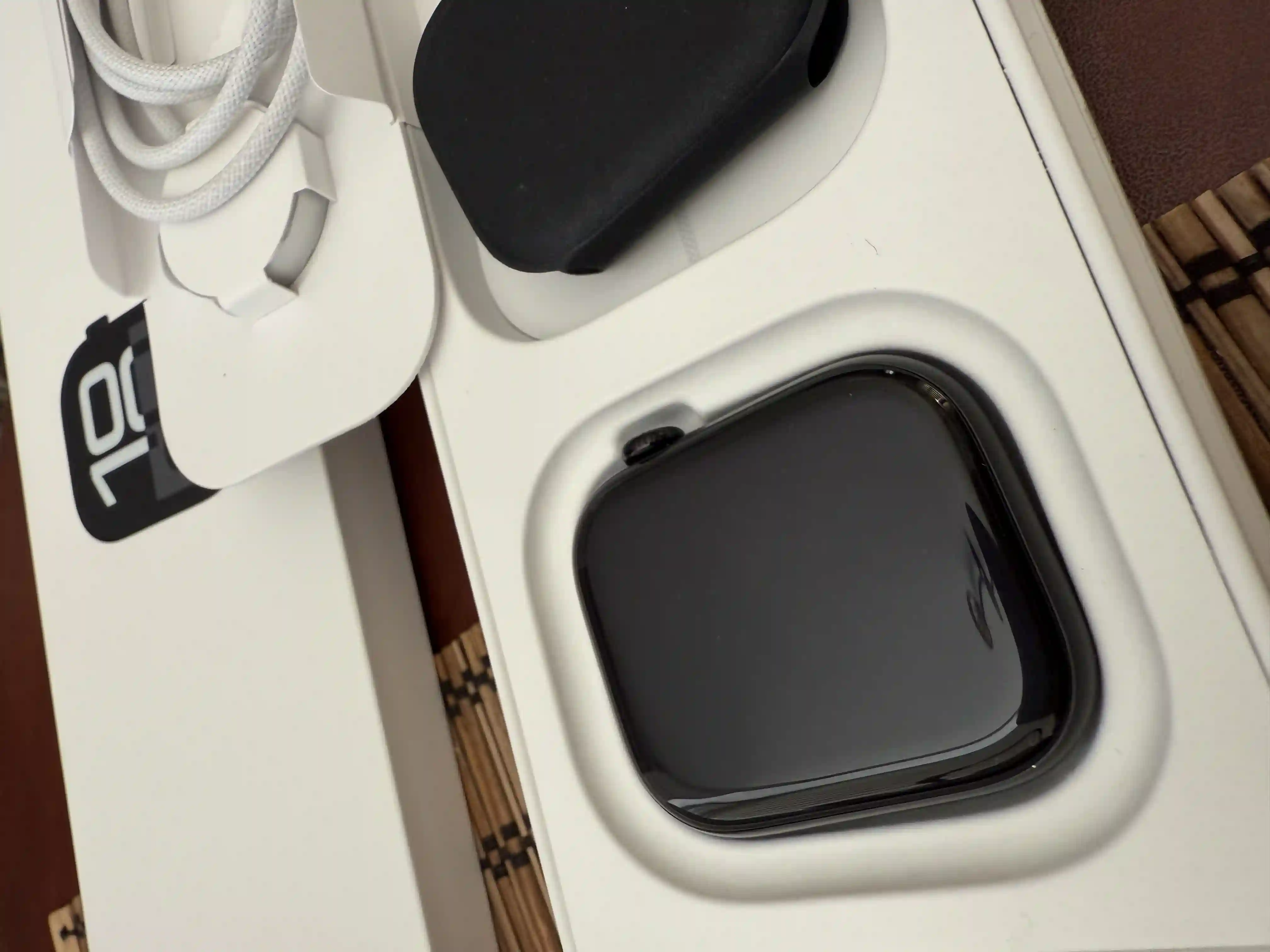 Apple Watch 10 46mm Noir gps à La Soukra - Vue 3