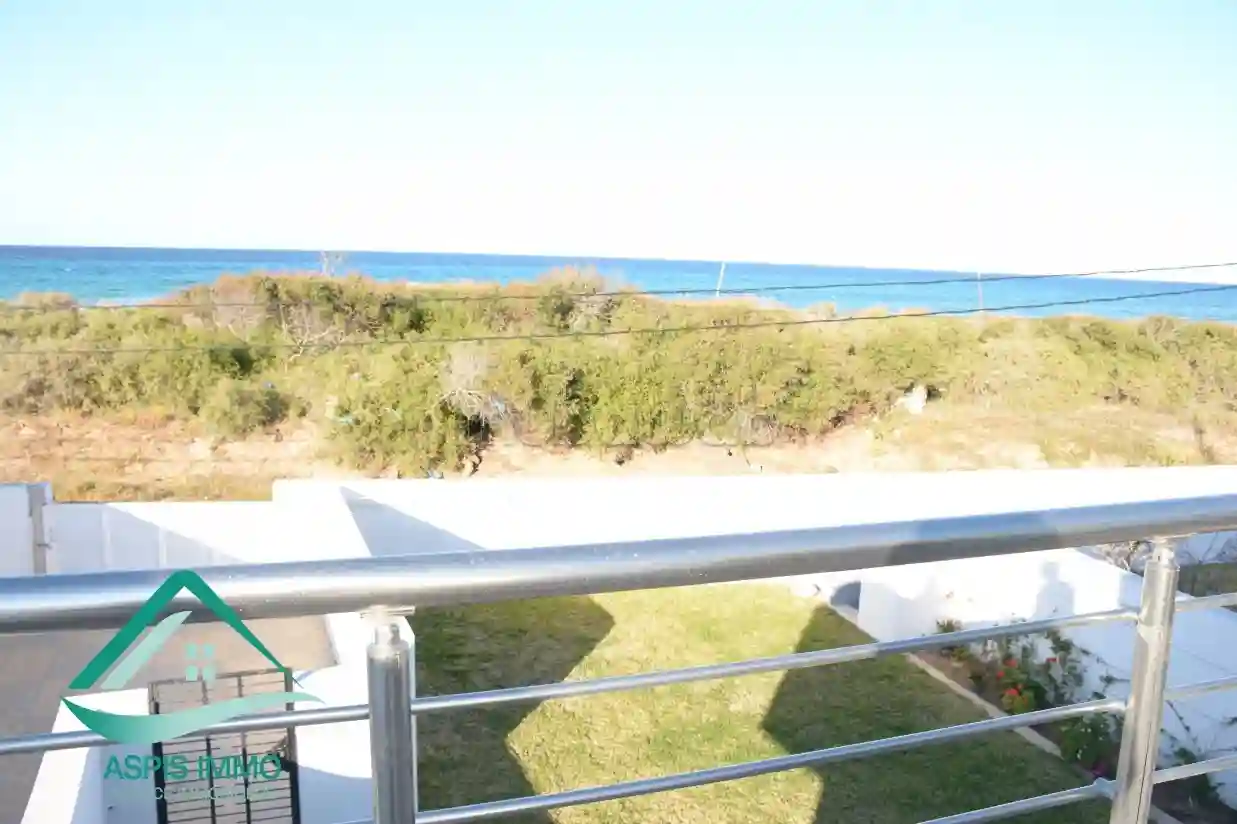 Appartement Pieds Dans L’eau à Plage Hammem Ghzez - Vue 1