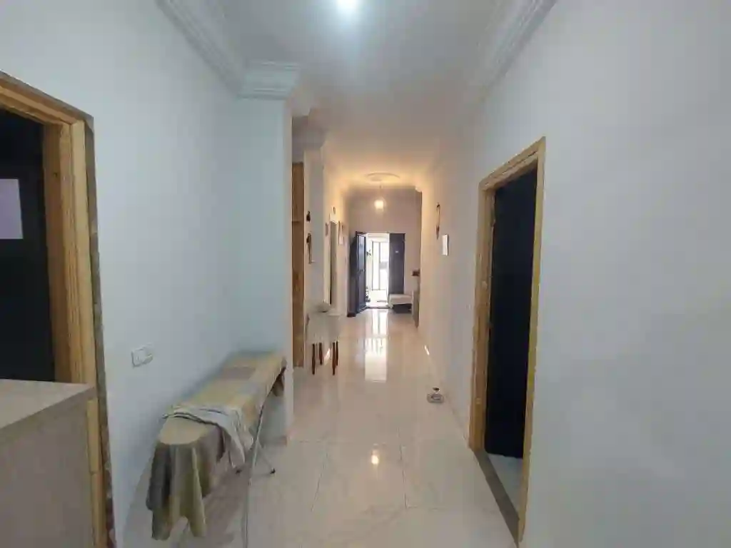 À Vendre Maison r+1 Récemment Construite à Fouchena Avec Rezde - Vue 4