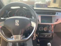 Tres Jolis Voiture d une Femme à Cite El Mallek